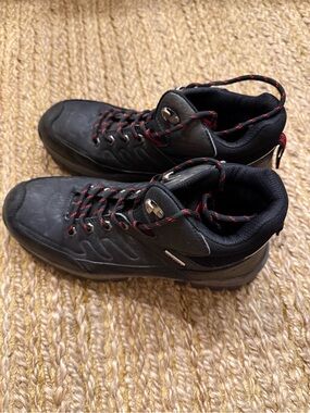 Men's Black Outdoor Hiking Shoes Size 9.5M